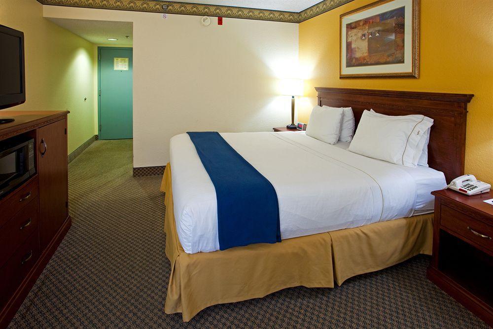 Holiday Inn Express Hotel & Suites Jacksonville-South By Ihg מראה חיצוני תמונה